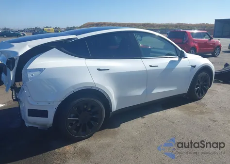 2023 Tesla Model Y Awd/Long Range Dual Motor All-Wheel Drive из США, поврежденный, VIN 7SAYGDEE8PF705377